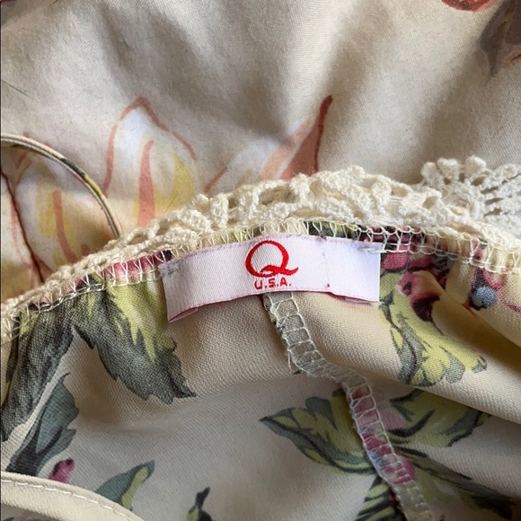 Q Flowy floral tank top - Picture 5 of 6